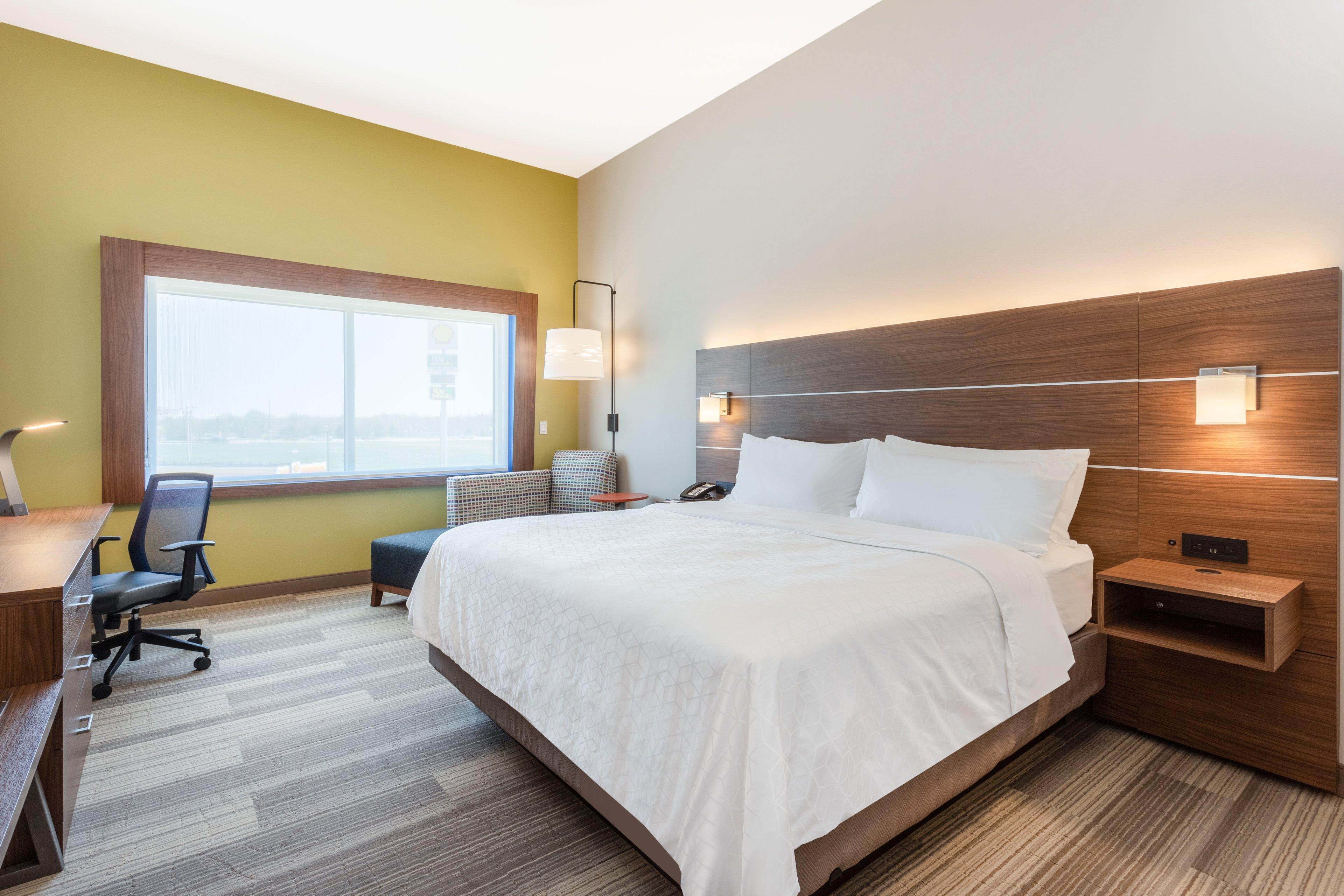 Holiday Inn Express & Suites - Springfield North By Ihg Exterior photo