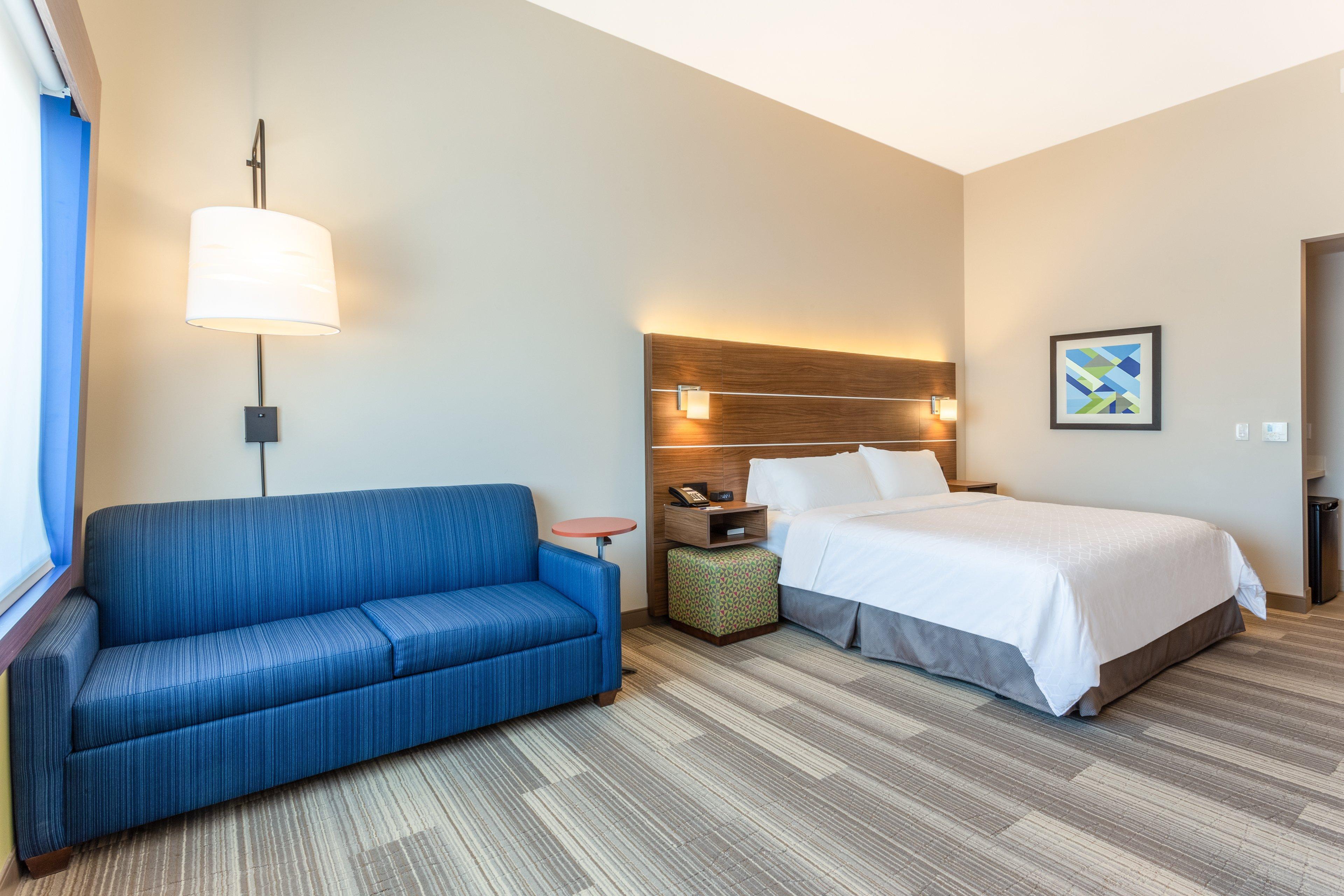 Holiday Inn Express & Suites - Springfield North By Ihg Exterior photo