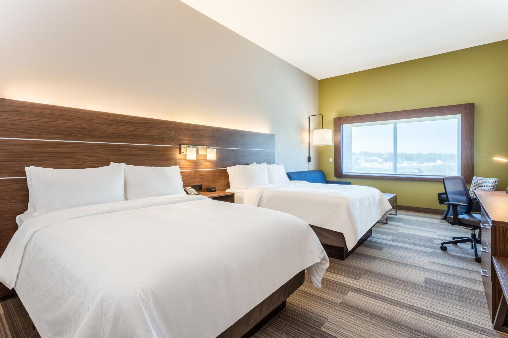 Holiday Inn Express & Suites - Springfield North By Ihg Exterior photo